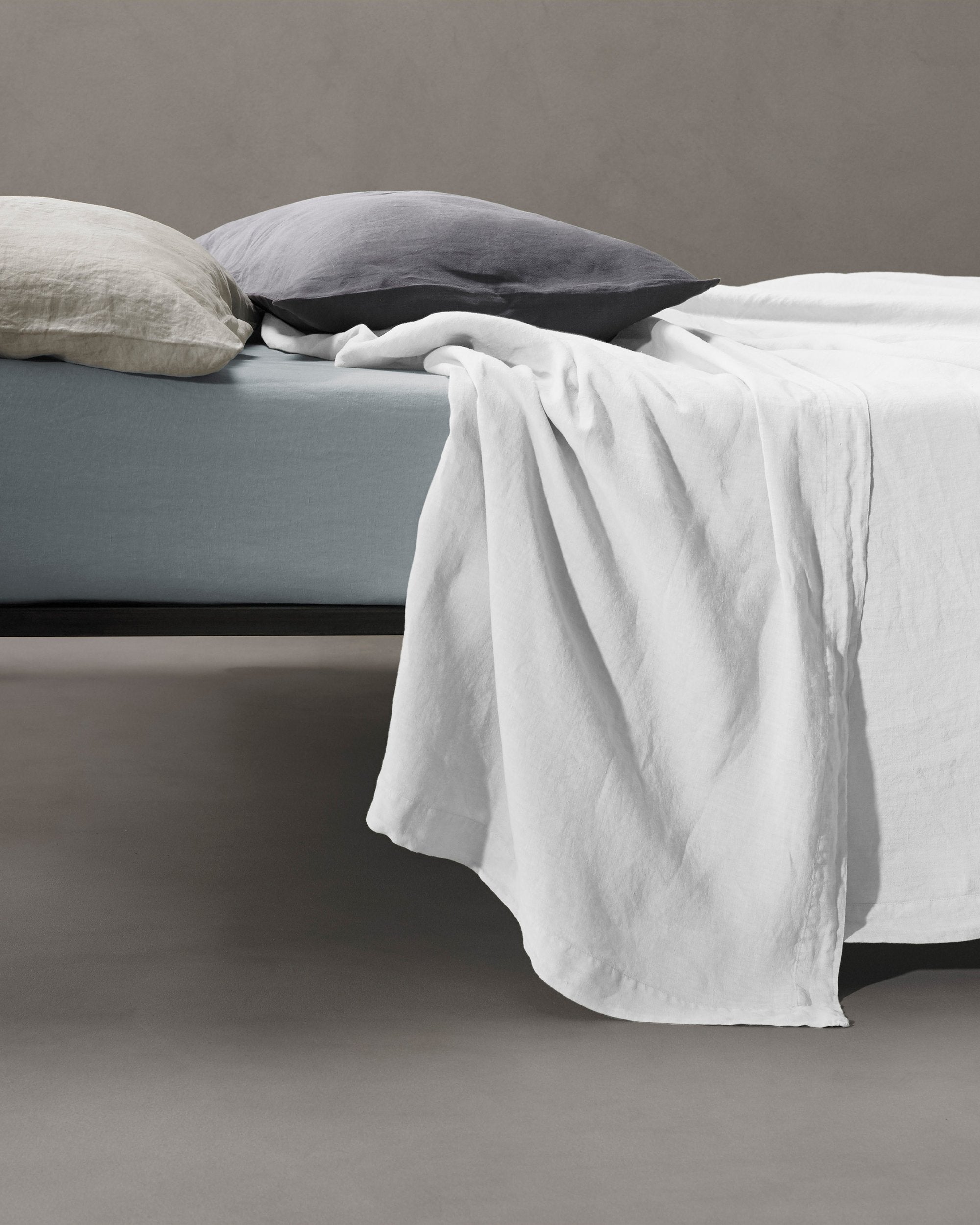 Rem - bed sheet